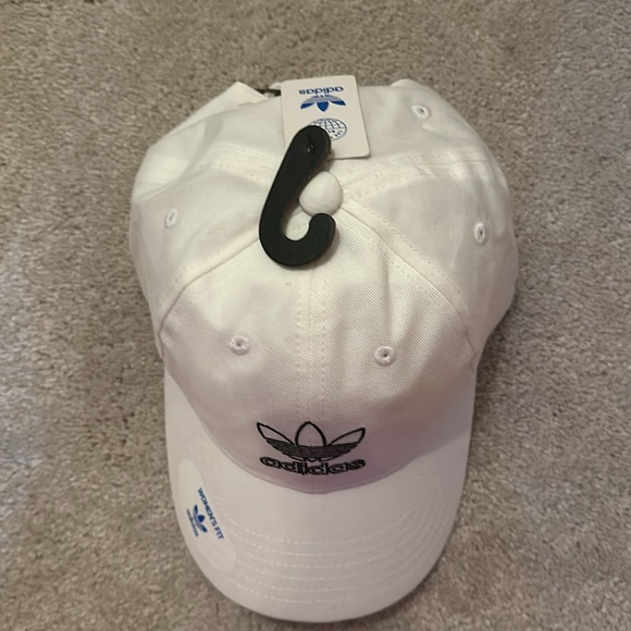 NWT!! Adidas Women’s Cap 🧢 - Picture 5 of 5